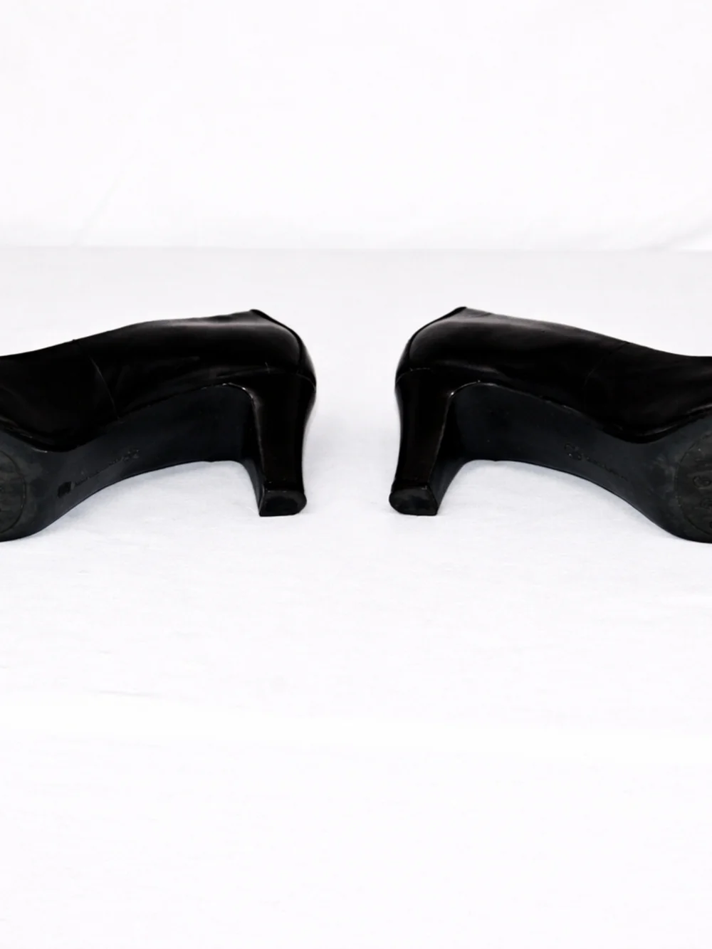 Giani Bernini Black Leather Ballet Flats with Patent Cap Toe - Picture 5 of 5
